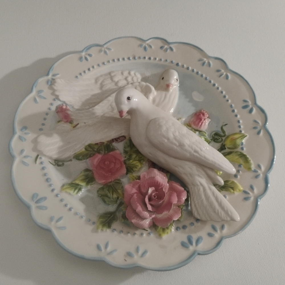 VBNHGF SunFlower Pigeon Decorative Wall Plate Dish 1980s